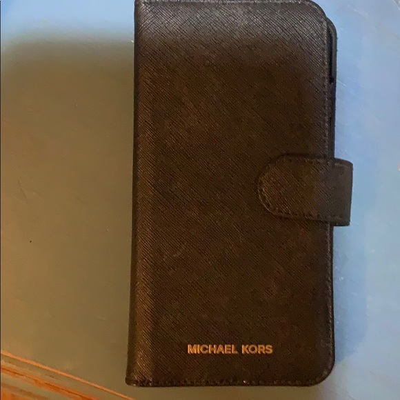 iPhone 7 Plus Micheal Kors book type case - Picture 1 of 4